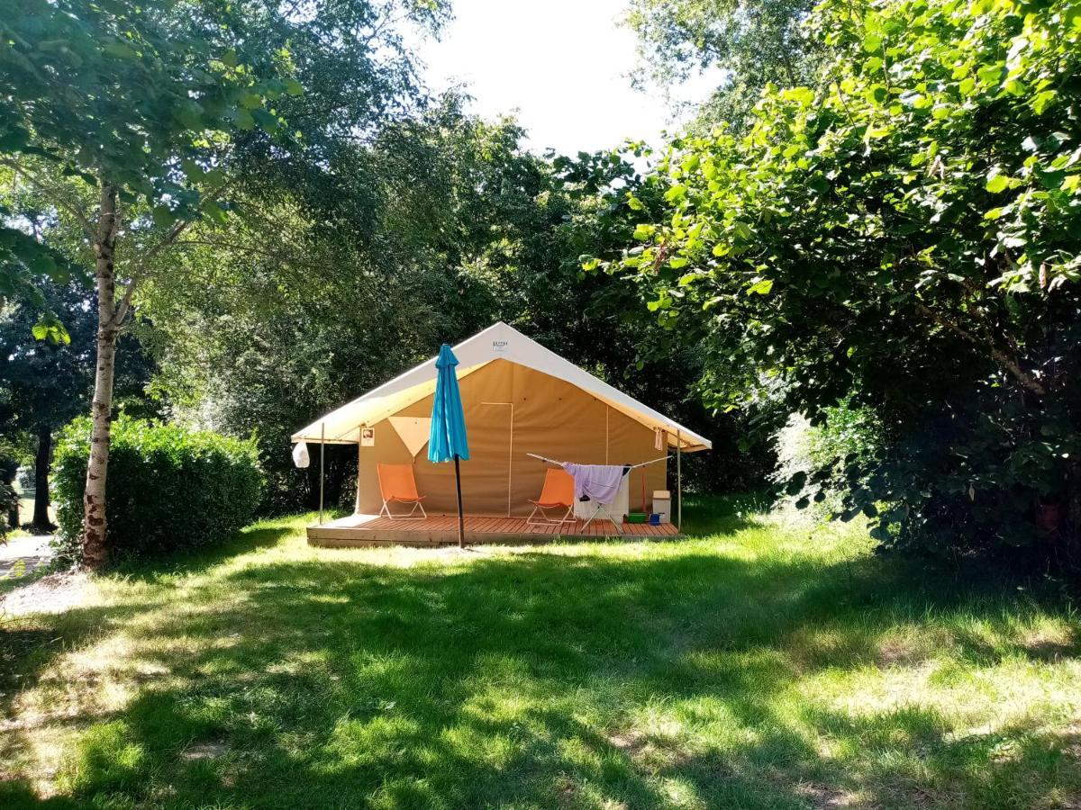 Готель Camping La Bergerie La Chapelle-Achard Екстер'єр фото