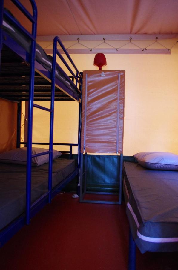 Готель Camping La Bergerie La Chapelle-Achard Екстер'єр фото