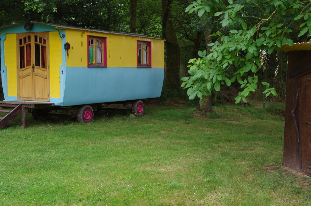 Готель Camping La Bergerie La Chapelle-Achard Екстер'єр фото