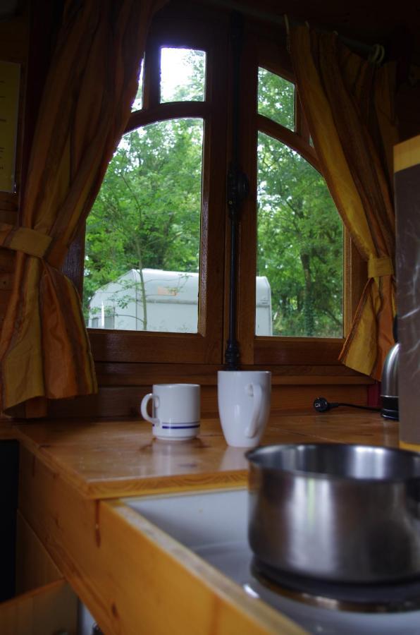 Готель Camping La Bergerie La Chapelle-Achard Екстер'єр фото