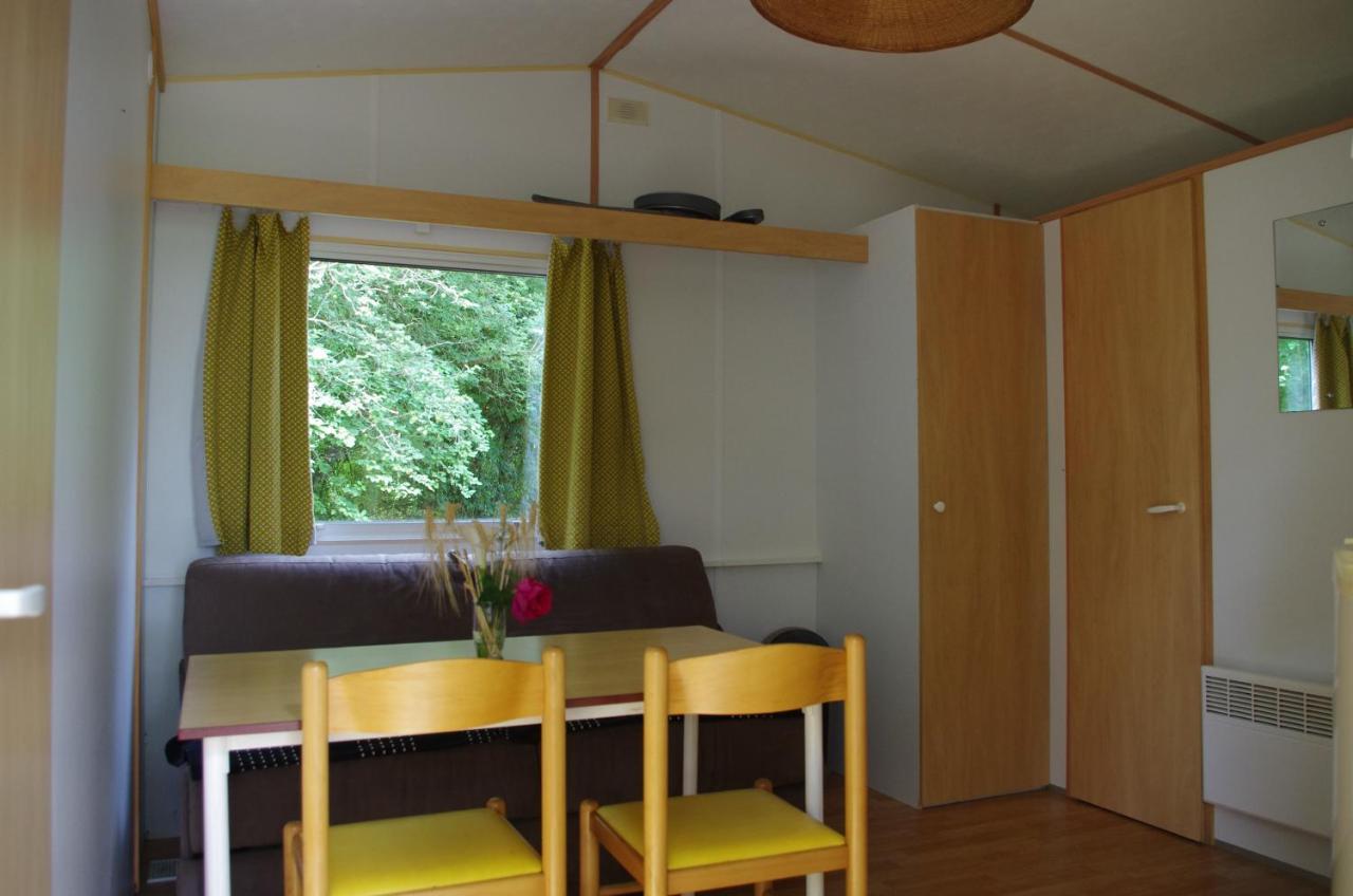 Готель Camping La Bergerie La Chapelle-Achard Екстер'єр фото
