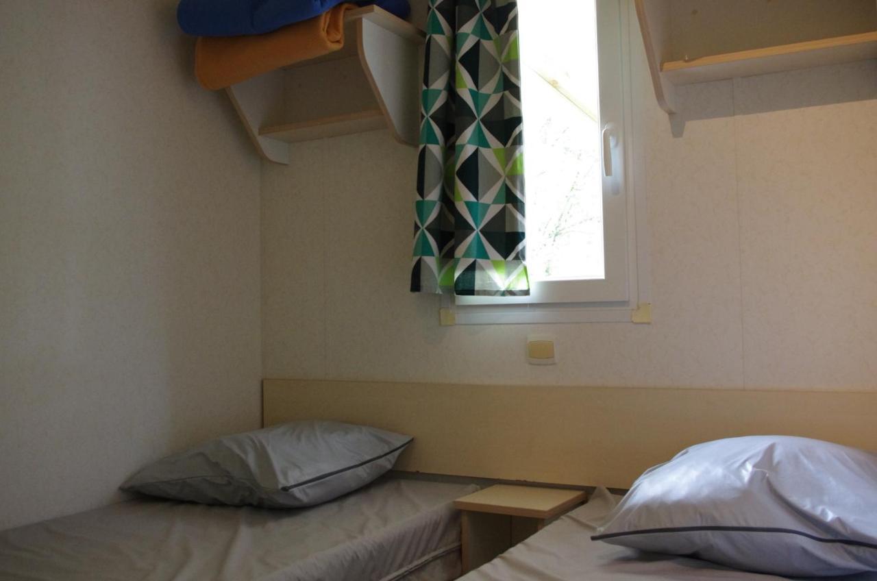 Готель Camping La Bergerie La Chapelle-Achard Екстер'єр фото