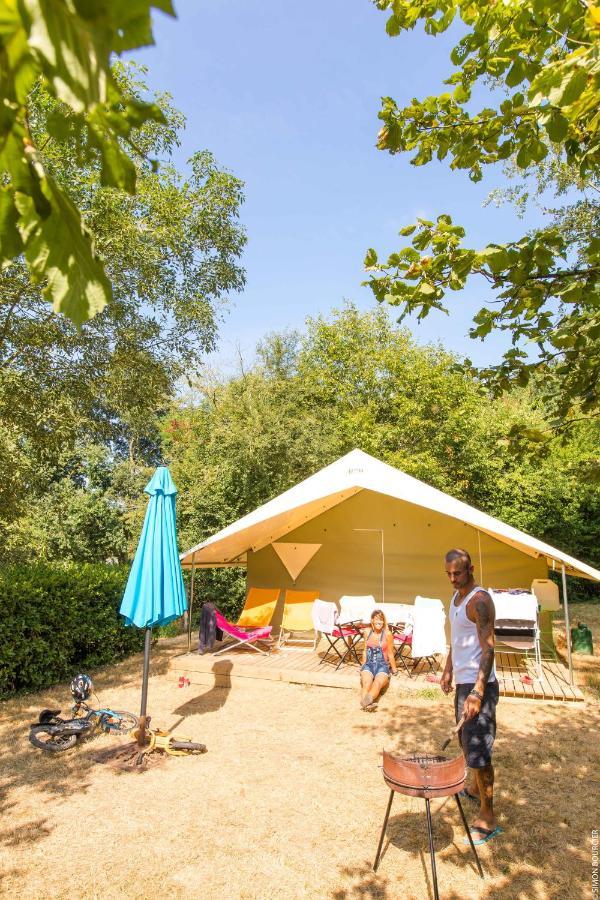 Готель Camping La Bergerie La Chapelle-Achard Екстер'єр фото
