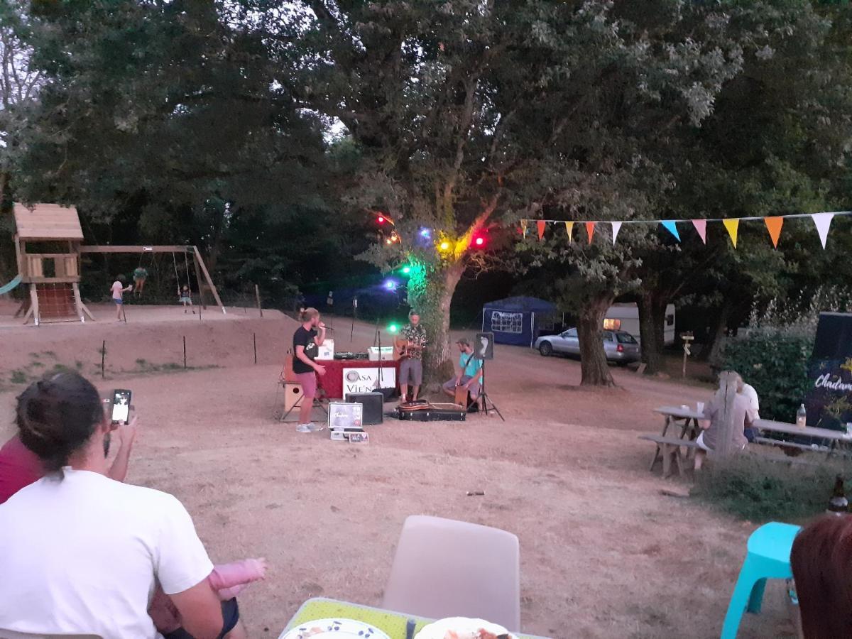 Готель Camping La Bergerie La Chapelle-Achard Екстер'єр фото