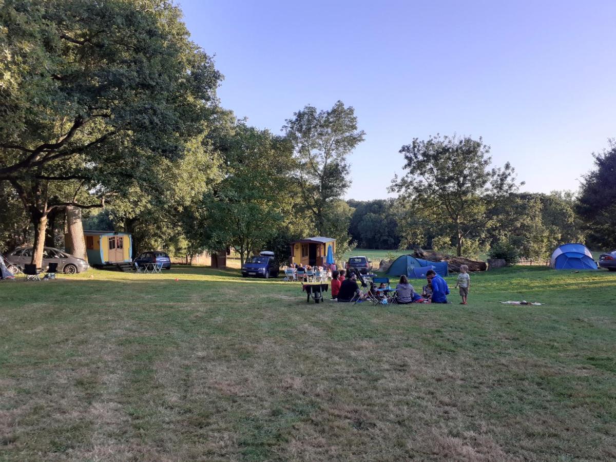 Готель Camping La Bergerie La Chapelle-Achard Екстер'єр фото